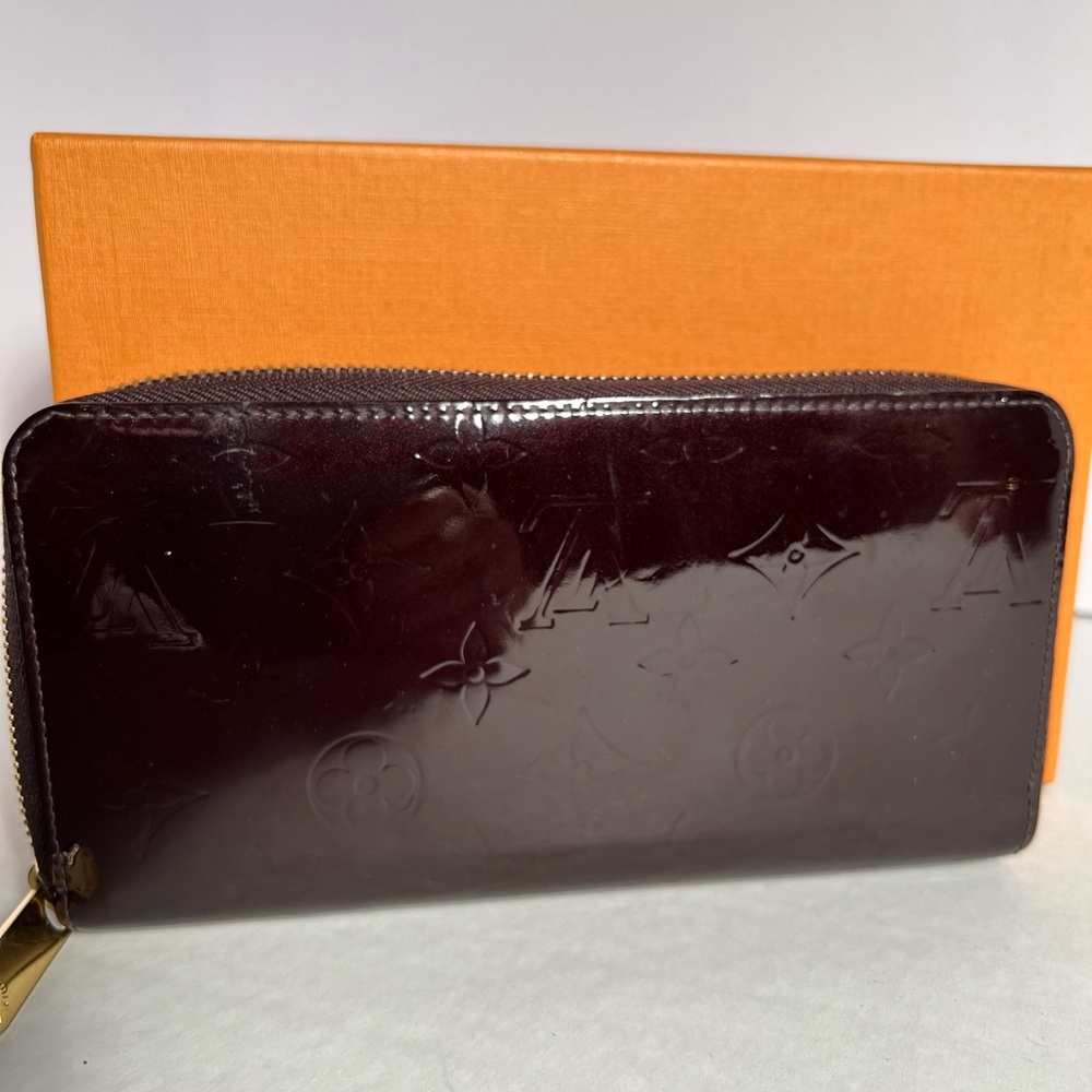 Louis Vuitton Rouge Fauvists vermis zippy Wallet